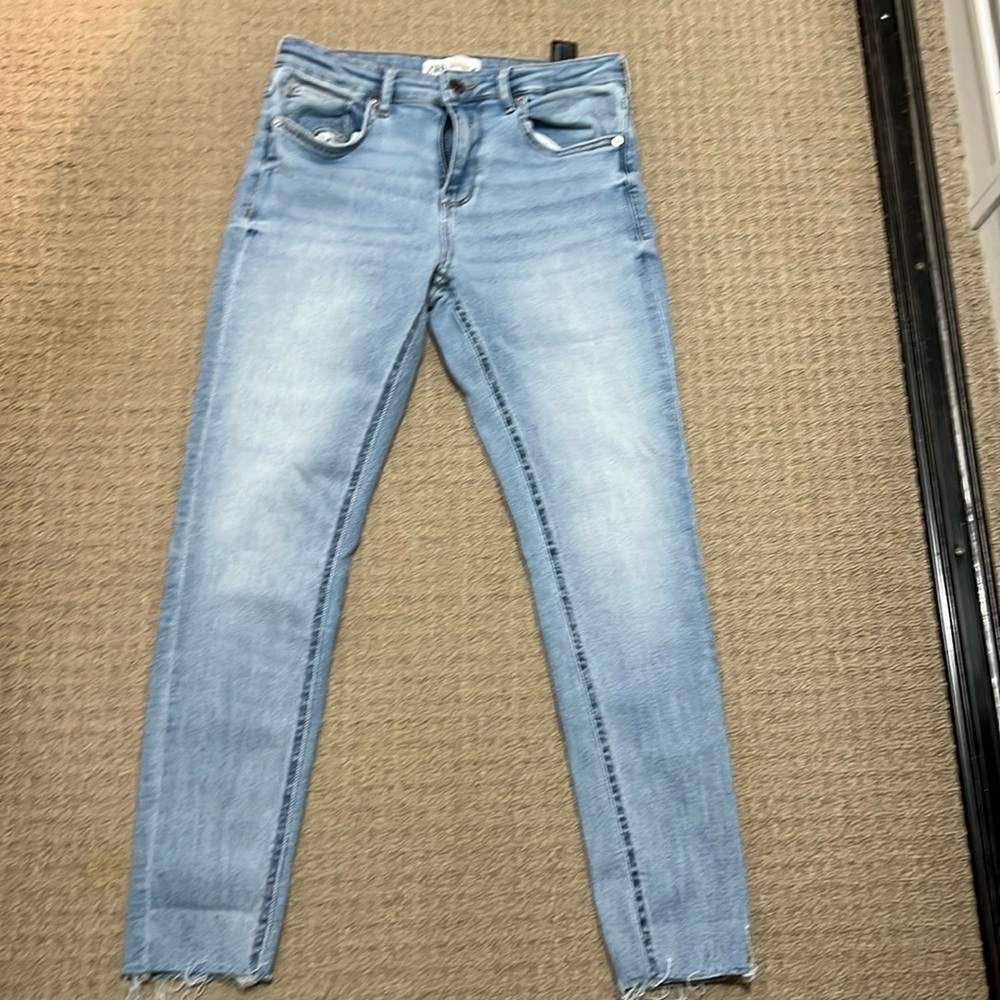 Zara cigarette cut jeans with raw hem. Nwot